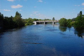 Most kolejowy nad Cybiną.